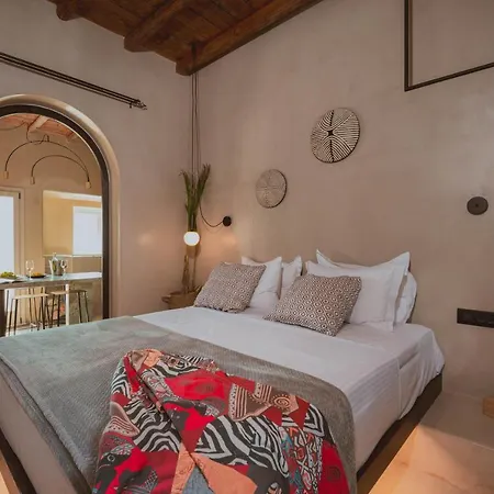 Legends In Town, By Mykonos High Aparthotel *