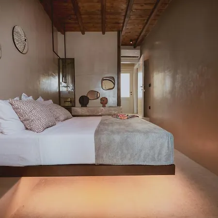 Legends In Town, By Mykonos High Aparthotel *
